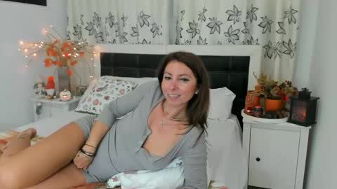 Anisia online show from October 2025 01:41:02 PM