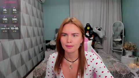 Anita online show from November 2025 11:01:02 AM