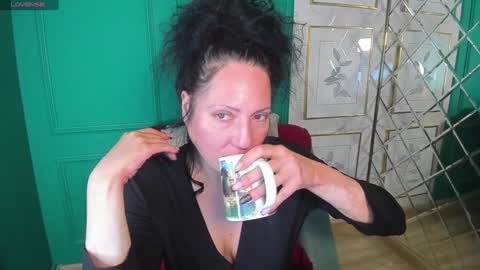 Anita online show from December 2024 04:29:02 PM