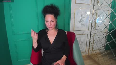 Anita online show from December 2024 07:36:01 PM