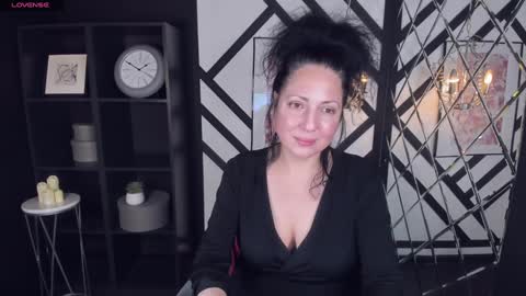 Anita online show from December 2024 12:08:01 AM