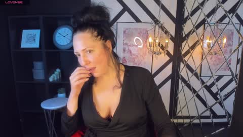 Anita online show from December 2024 06:26:01 PM