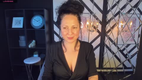 Anita online show from December 2024 09:55:01 PM