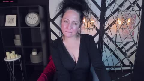 Anita online show from December 2024 09:09:01 PM