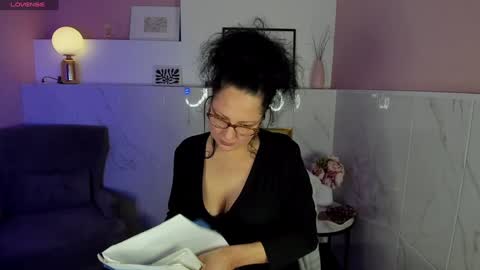 Anita online show from December 2024 02:12:01 PM