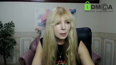 Anna Ditrih online show from December 2024 12:40:02 PM