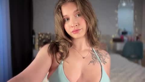 Snapshot of anna_morison chatting on December 2025 11:15:02 AM Annet online show from December 2025 11:15:02 AM