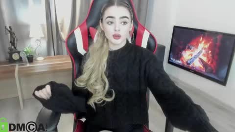 Snapshot of anna_nickol chatting on December 2024 06:10:01 PM Anna online show from December 2024 06:10:01 PM