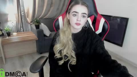 Snapshot of anna_nickol chatting on December 2024 09:48:01 PM Anna online show from December 2024 09:48:01 PM