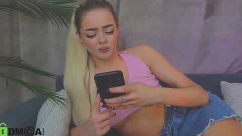 Snapshot of anna_nickol chatting on November 2025 02:51:01 PM Anna online show from November 2025 02:51:01 PM