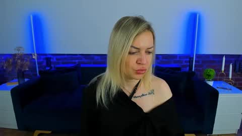 anna_snow9 online show from October 2025 06:58:02 PM