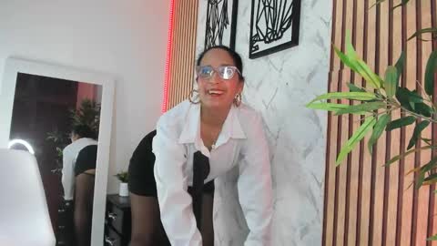 Annaarela online show from October 2025 11:29:01 AM