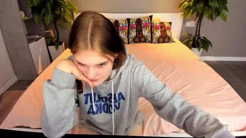 Anna online show from September 2025 12:49:02 PM