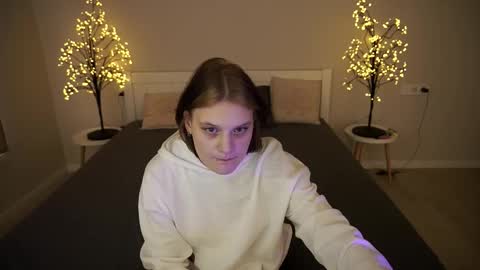 Anna online show from September 2025 12:07:01 PM