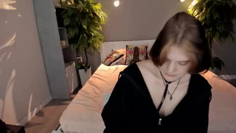 Anna online show from September 2025 05:29:02 PM