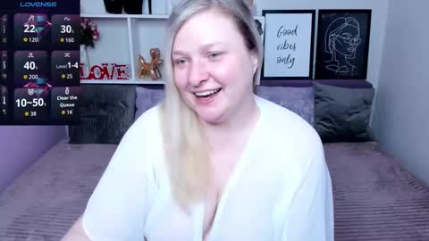 Snapshot of annacherri chatting on October 2025 03:07:02 AM AnnaCherri online show from October 2025 03:07:02 AM