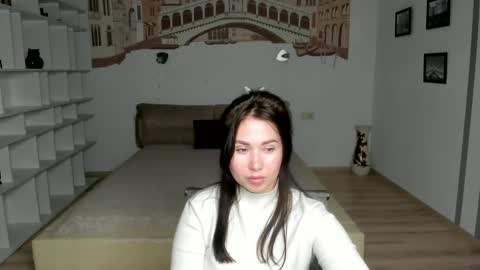 Anna online show from November 2025 10:15:01 AM