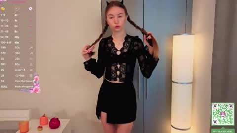 Snapshot of annamarie_foryou chatting on October 2025 06:12:01 AM Holly Molly Im Polly online show from October 2025 06:12:01 AM