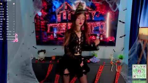 Snapshot of annamarie_foryou chatting on October 2025 06:25:01 AM Holly Molly Im Polly online show from October 2025 06:25:01 AM