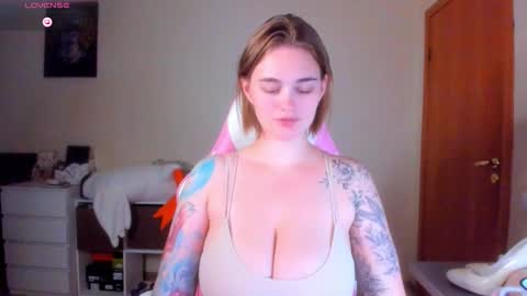 AnnaRoading online show from October 2025 09:56:01 PM