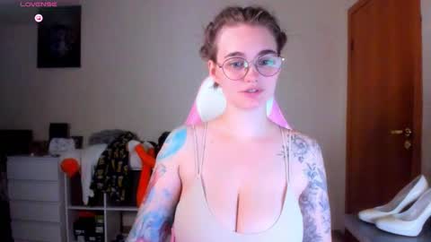 AnnaRoading online show from October 2025 12:09:01 AM