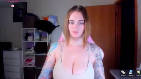 AnnaRoading online show from October 2025 10:36:01 PM