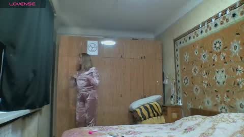 AnnaXLovers online show from October 2025 01:32:01 PM