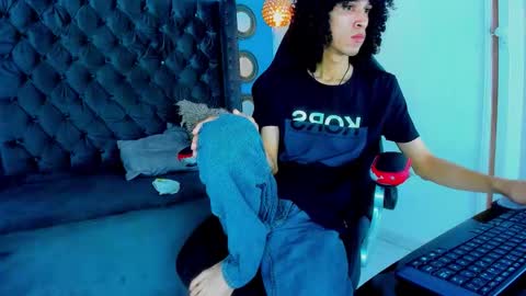 Snapshot of anndy_shellby chatting on October 2025 07:13:02 PM anndy_shellby online show from October 2025 07:13:02 PM