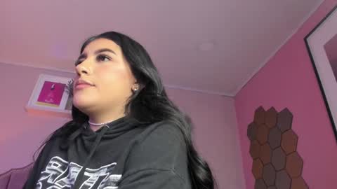 Snapshot of anneee_ chatting on January 2025 12:38:02 AM Anne online show from January 2025 12:38:02 AM