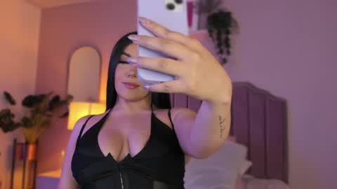 Snapshot of anneee_ chatting on January 2025 10:24:01 PM Anne online show from January 2025 10:24:01 PM