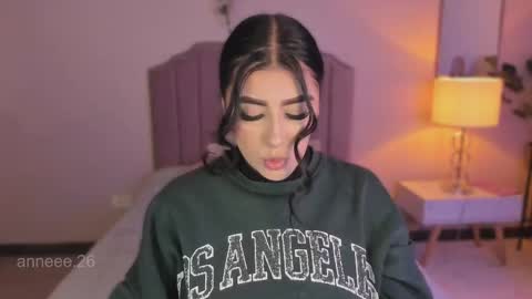 Snapshot of anneee_ chatting on February 2025 12:24:01 PM Anne online show from February 2025 12:24:01 PM