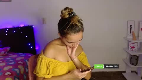 annie cherry independent model online show from March 2025 12:12:02 PM