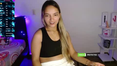 annie cherry independent model online show from March 2025 03:24:01 AM