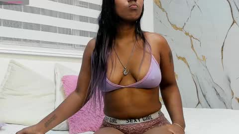 annie_scott_ online show from December 2024 12:16:02 PM