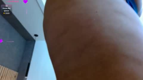 Annie Volker online show from October 2025 03:51:02 AM