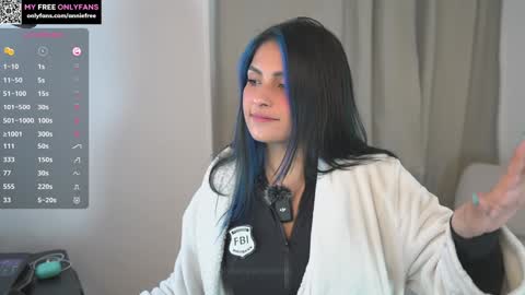 Snapshot of annieguzman_ chatting on October 2025 02:33:01 AM Annie FREE TRIAL IN BIO online show from October 2025 02:33:01 AM