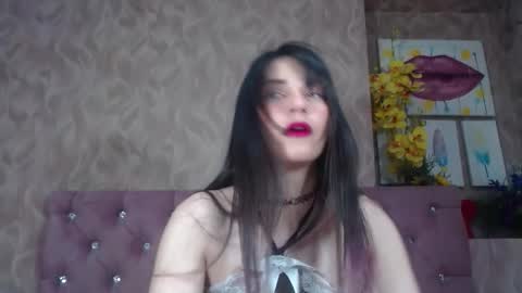 Annie online show from September 2025 06:55:01 PM