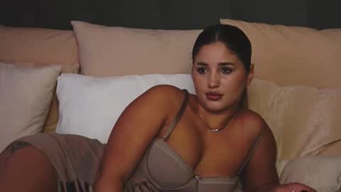 Snapshot of anniestyles chatting on October 2025 05:28:02 AM AnnieStyles online show from October 2025 05:28:02 AM