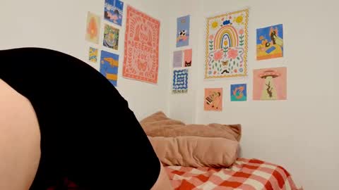 Snapshot of annietinky chatting on November 2025 04:59:01 AM annietinky online show from November 2025 04:59:01 AM