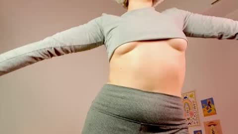 Snapshot of annietinky chatting on November 2025 01:17:02 AM annietinky online show from November 2025 01:17:02 AM