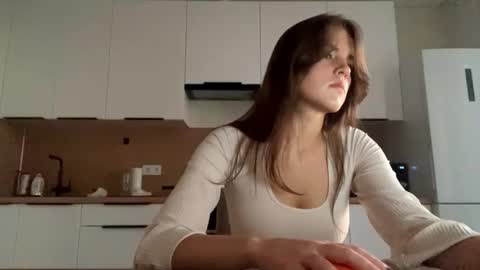 Snapshot of annisguion chatting on September 2025 03:11:02 PM Leila Bruno online show from September 2025 03:11:02 PM