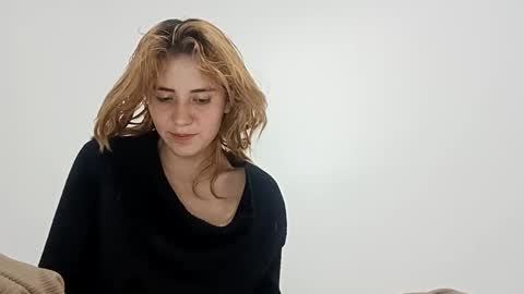 Snapshot of annrousse chatting on September 2025 02:35:01 AM annrousse online show from September 2025 02:35:01 AM