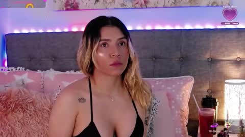 Snapshot of anntonellalee chatting on October 2025 08:33:01 PM Antonella Lee online show from October 2025 08:33:01 PM