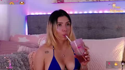 Snapshot of anntonellalee chatting on October 2025 07:08:01 PM Antonella Lee online show from October 2025 07:08:01 PM