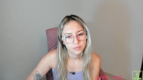 Issabela online show from November 2025 03:58:02 PM