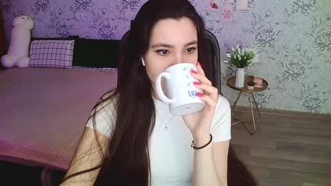 Annie online show from January 2025 04:54:02 AM