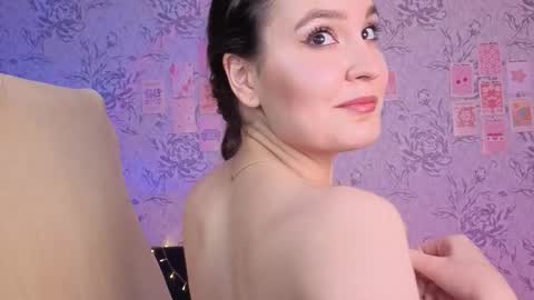 Annie online show from October 2025 09:38:02 PM