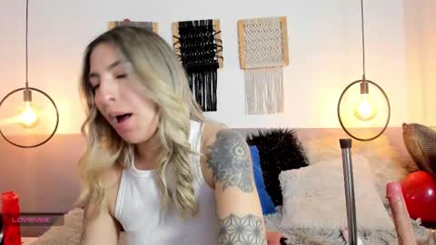 anny_stan online show from February 2025 09:59:02 PM