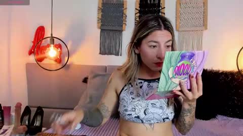 anny_stan online show from February 2025 07:52:02 PM