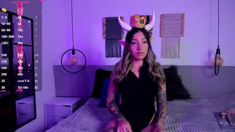 anny_stan online show from September 2025 07:28:01 PM